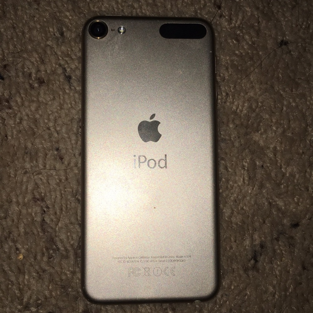 iPod Touch - Picture 2 of 2